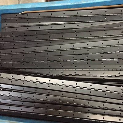 Piano Hinge Tare da Tazarar Ramin